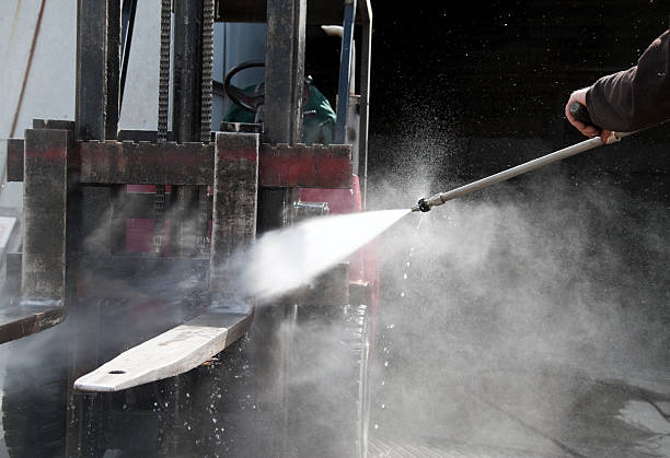 Best Driveway Pressure Washing  in Fort Belknap Agency, MT